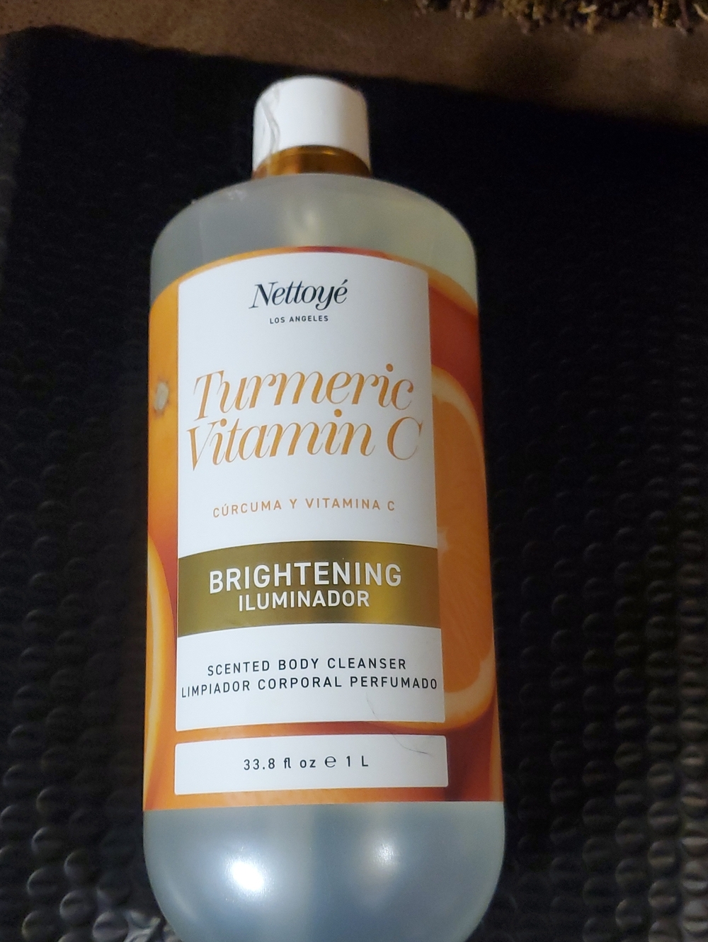 Nettoyé Turmeric Vitamin C Brightening Body Cleanser — Orange & White